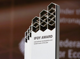 IFOY-trophy_ret_21 copy_WEB