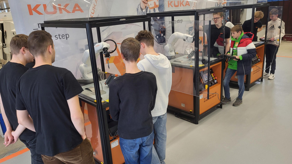 Web_Image-ERW23_KUKA Roboter-Erlebnistag_6